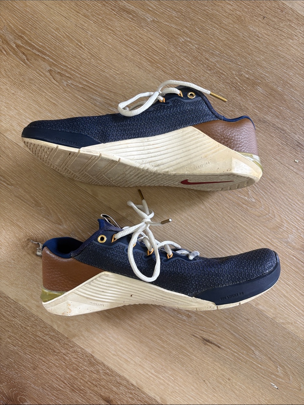 Men's Navy Lace-Up Athletic Tennis Shoes